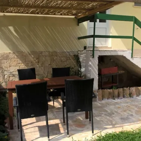 דירה Old Village